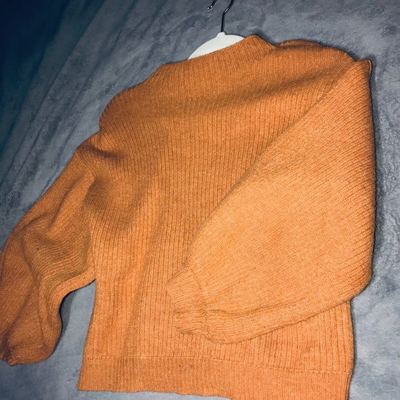 Comfortable Contemporary Sweater - Picture 3 of 7